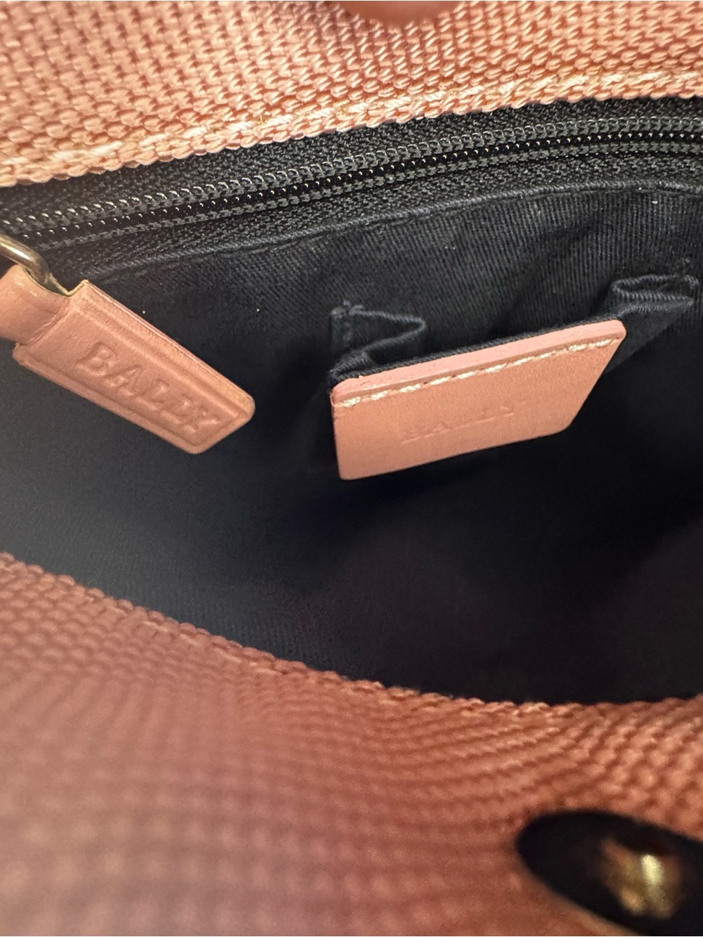 Stylish Bally Rose Pink Crossbody Bag - Lightweight Everyday Shoulder Bag - Picture 3 of 7
